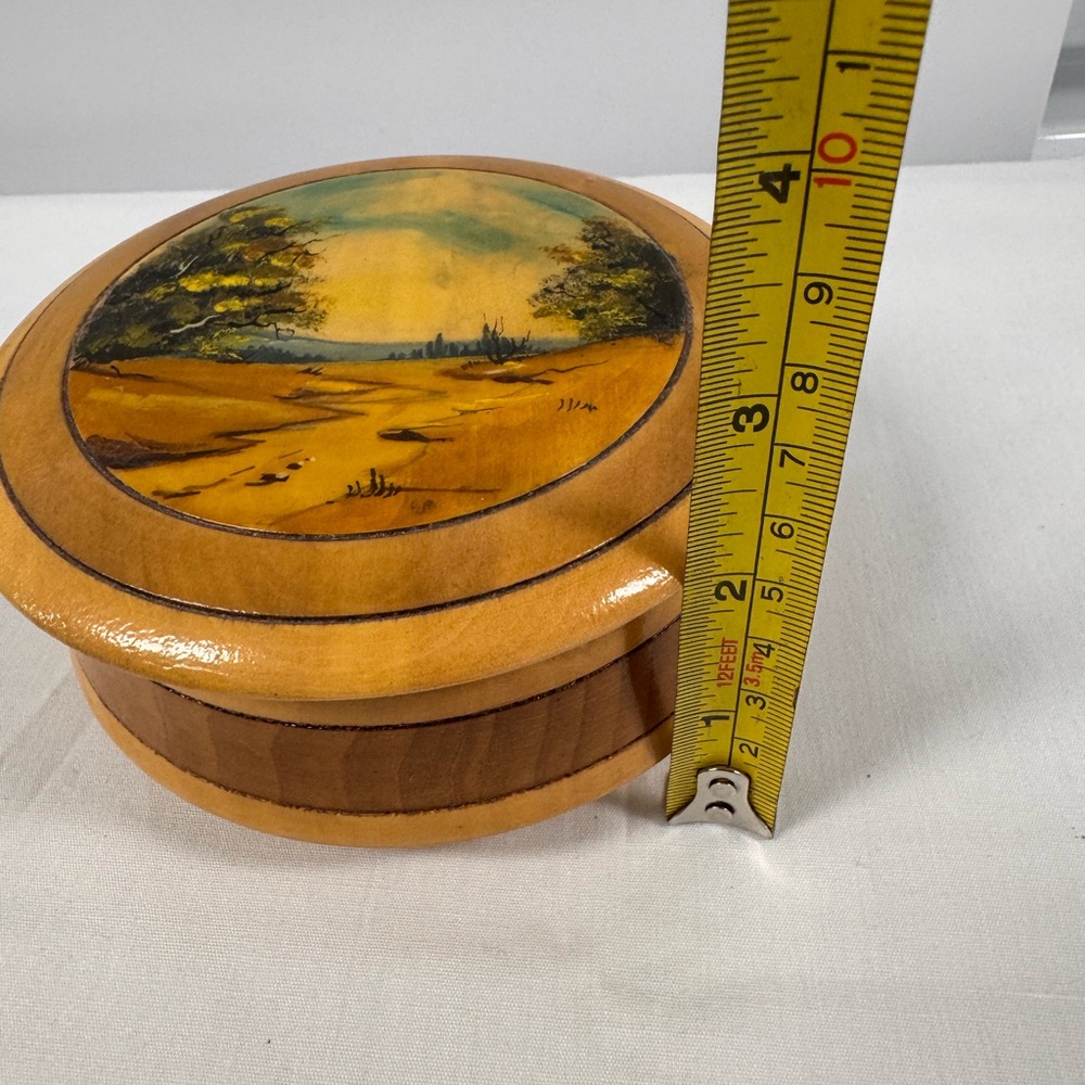 Vintage Round Box Cover Landscape on Cover Warm Tan 6" Round - Picture 8 of 11